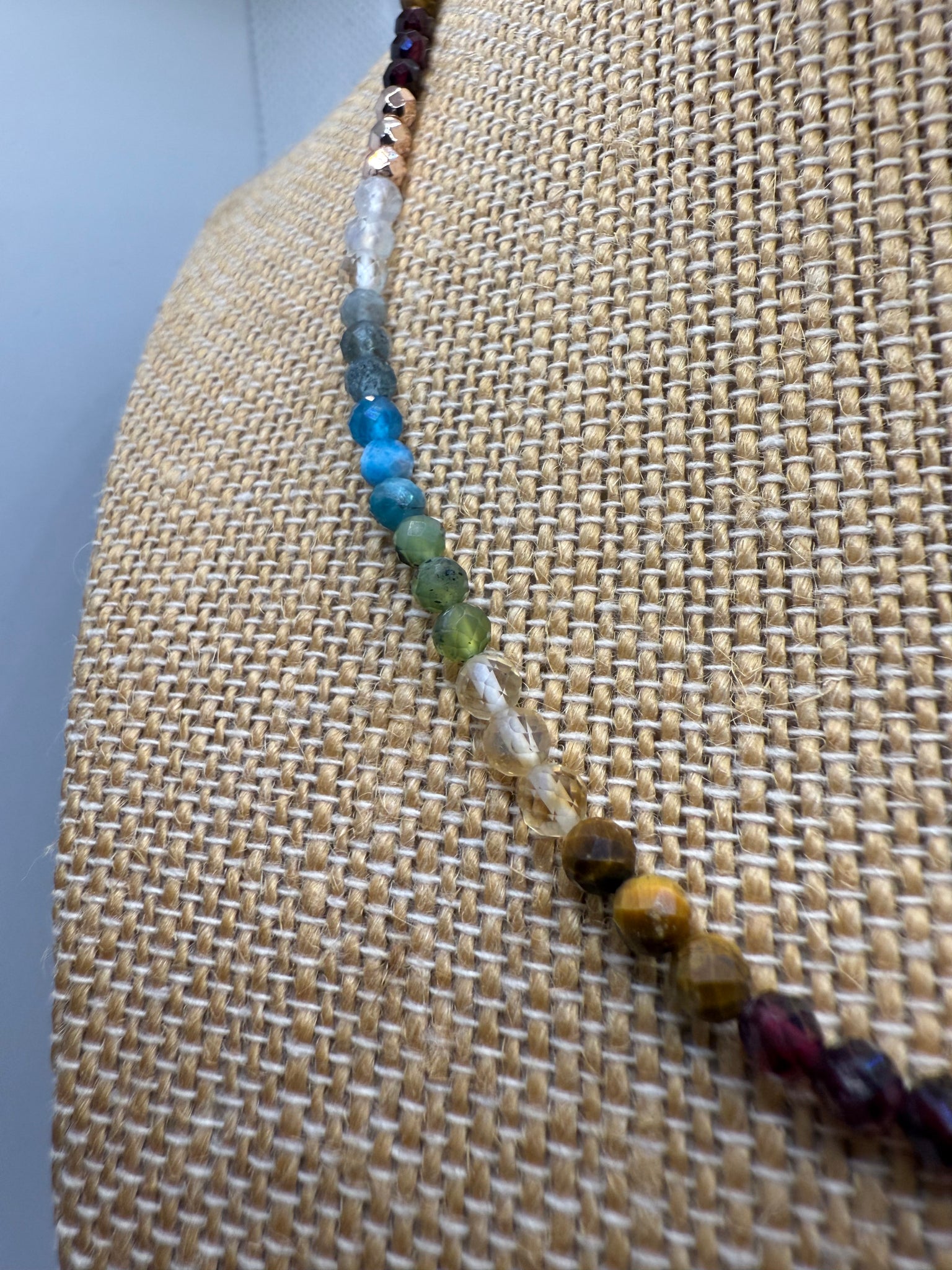 Chakra Crystal Necklace – 41 cm with Rose Gold Beads