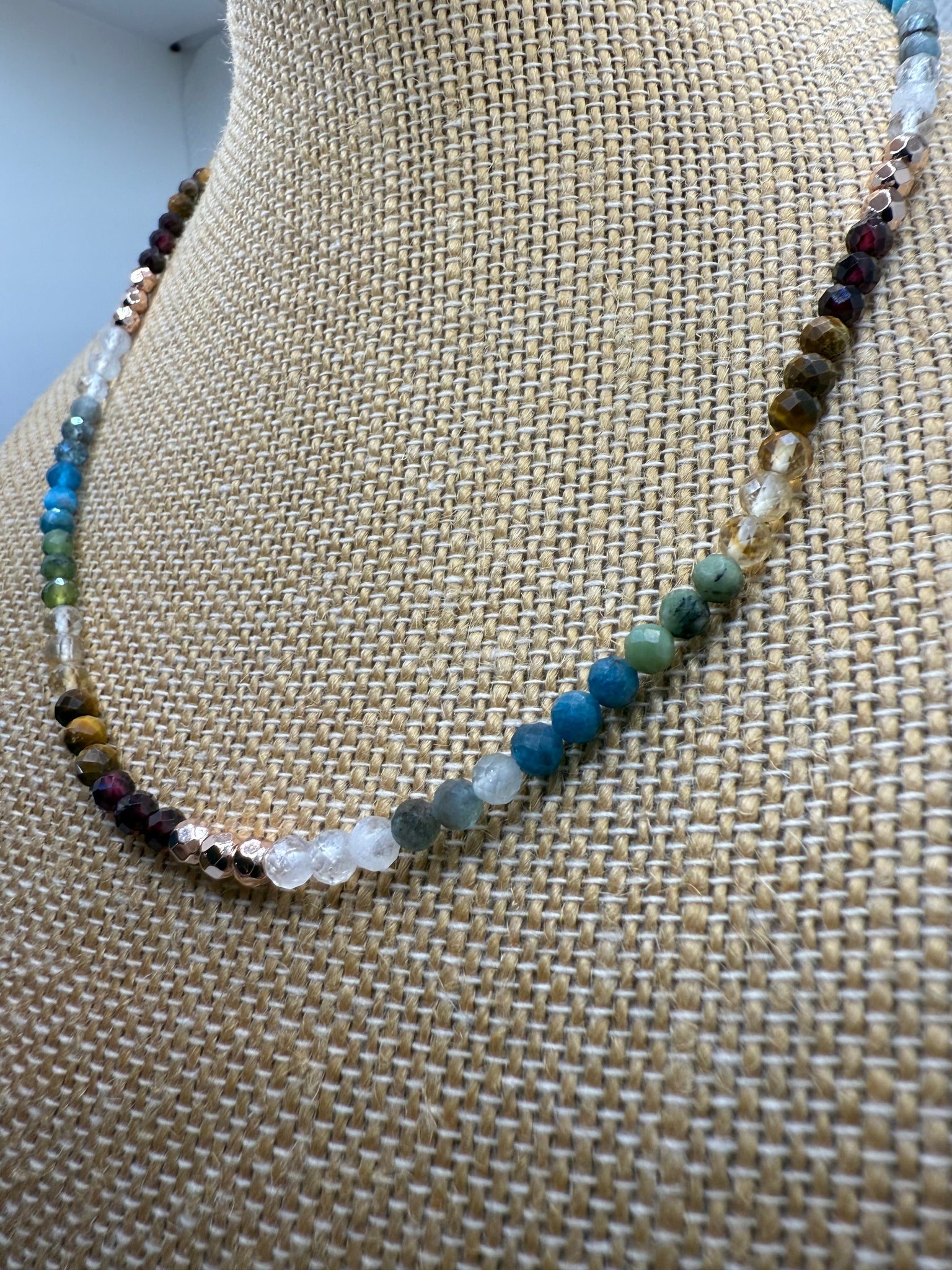 Chakra Crystal Necklace – 41 cm with Rose Gold Beads