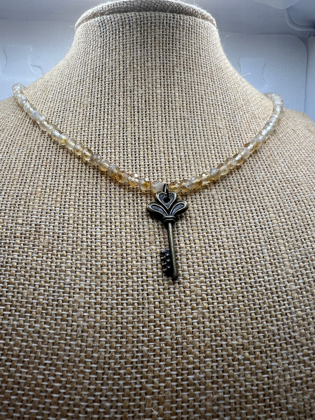 ✨ Manifest abundance with Citrine - Key to success ✨ 💛