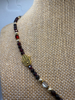 Garnet & 14k Gold Buddha Palm Necklace – 42cm